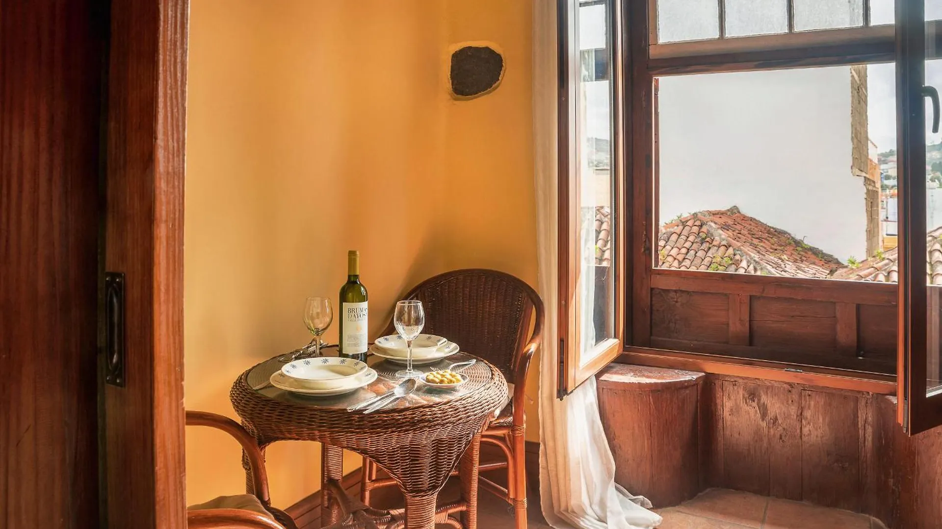 Apartment Tulia Guesthouse & Coworking Los Realejos Spain