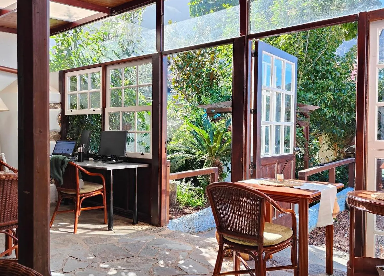 Tulia Guesthouse & Coworking Los Realejos