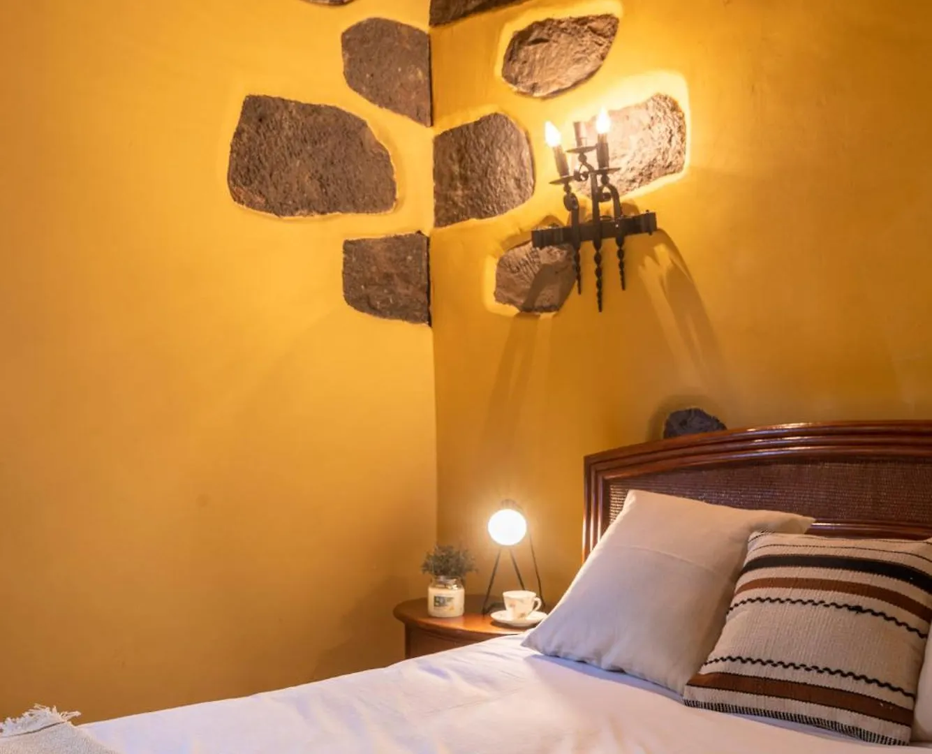 Tulia Guesthouse & Coworking Los Realejos España